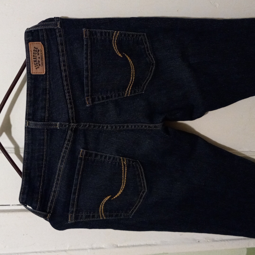 Signature-Levi Strauss & Co., like new Navy Blue, Sz 8s/W29 L30